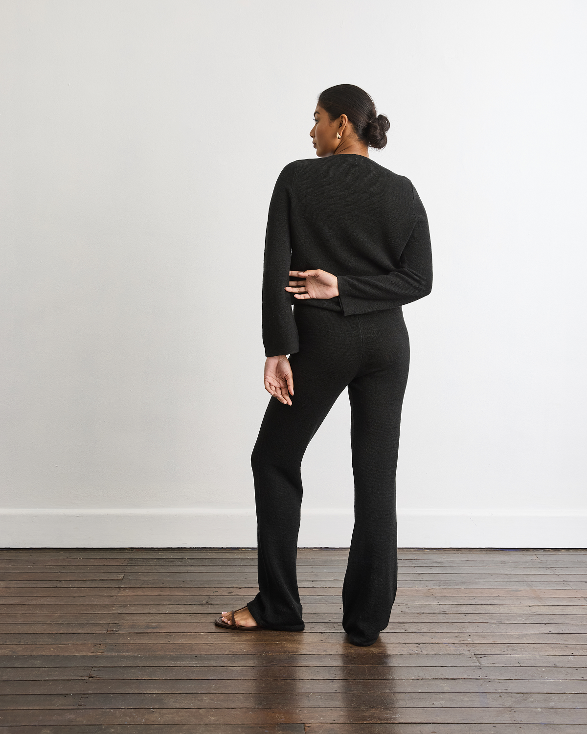 Veranda Linen Knit Sweater in Charcoal - Image 4