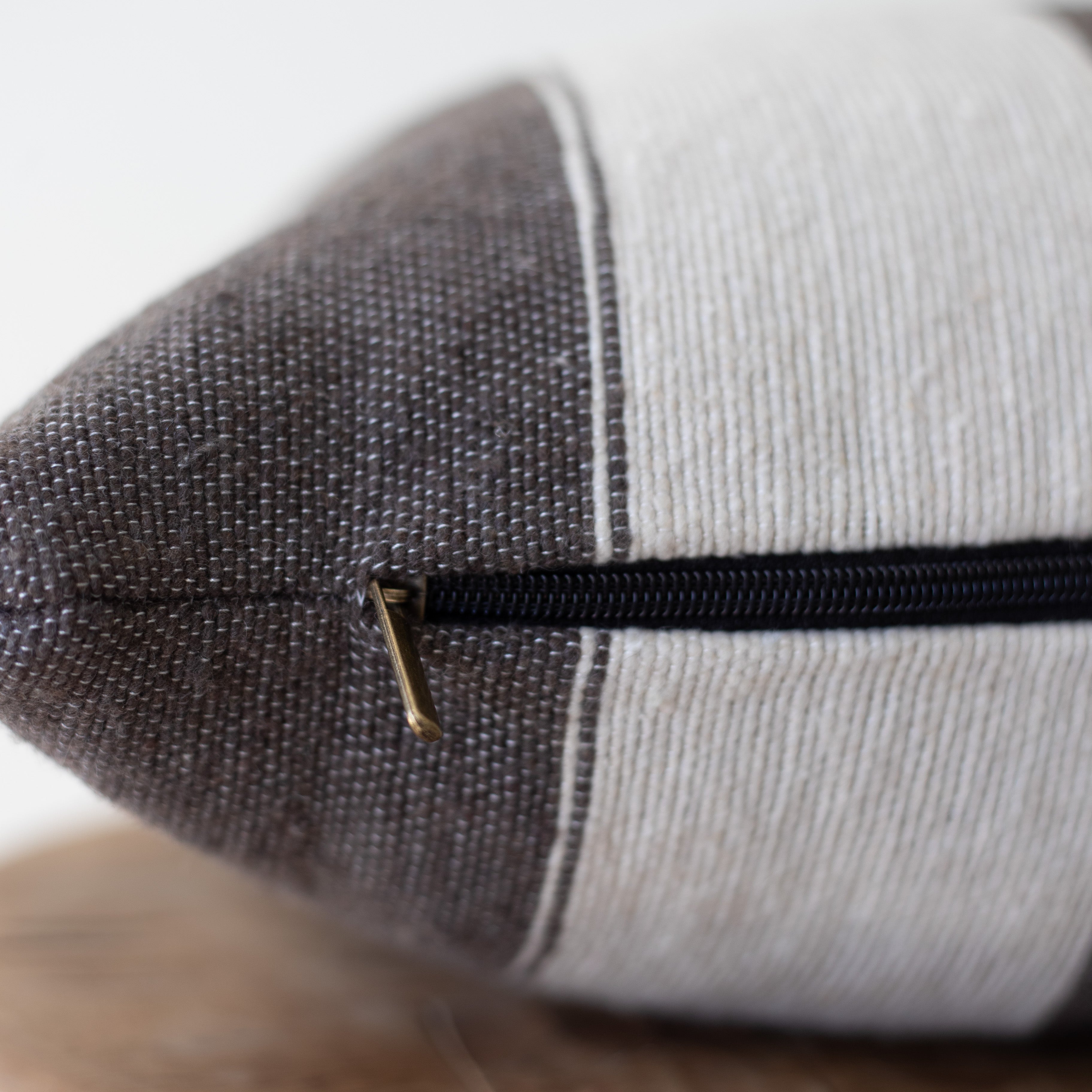 Eli - Lumbar 12x20 - Image 4