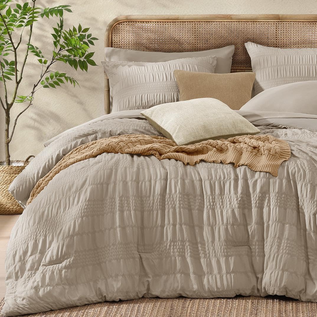 CASAAGUSTO Queen Comforter Set, 7 Pieces Beige Seersucker Bed in a Bag Queen Size Soft All Seasons, Bedding Sets with Comforter, Flat Sheet, Fitted Sheet, 2 Pillow Shams, 2 Pillowcases - Image 8