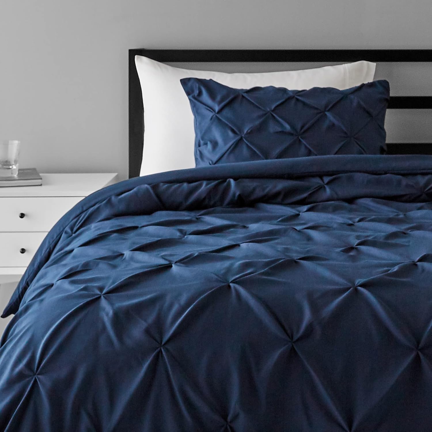 Amazon Basics Soft, Warm Down Alternative Queen Size Comforter Set, All-Season 3-Piece Bedding with Breathable Microfiber, Pinch Pleat Design, Full/Queen, Navy Blue - Image 20