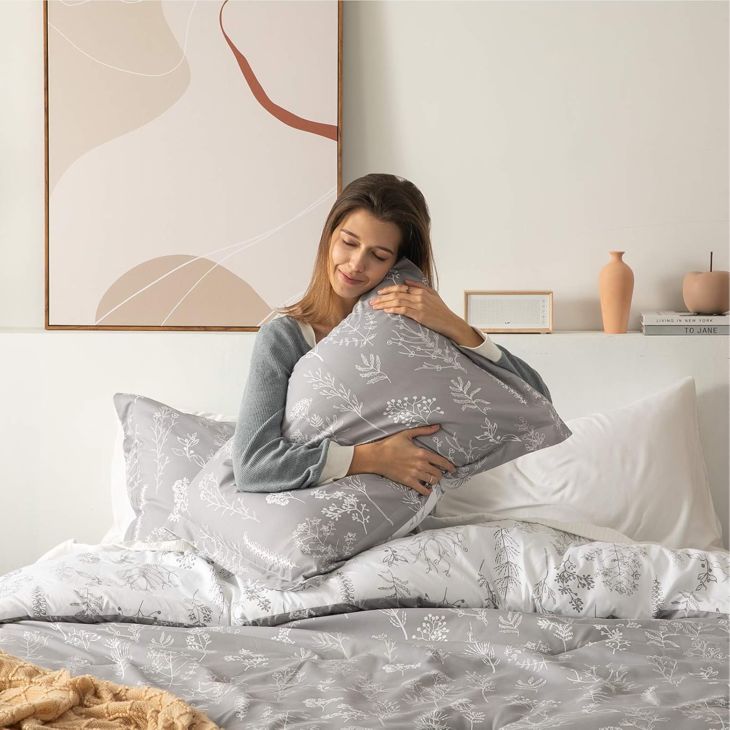 Bedsure Queen Comforter Set - Grey Bed Set, 3 Pieces Cute Floral Bedding, 1 Soft Reversible Botanical Flowers Comforter and 2 Pillow Shams - Image 3