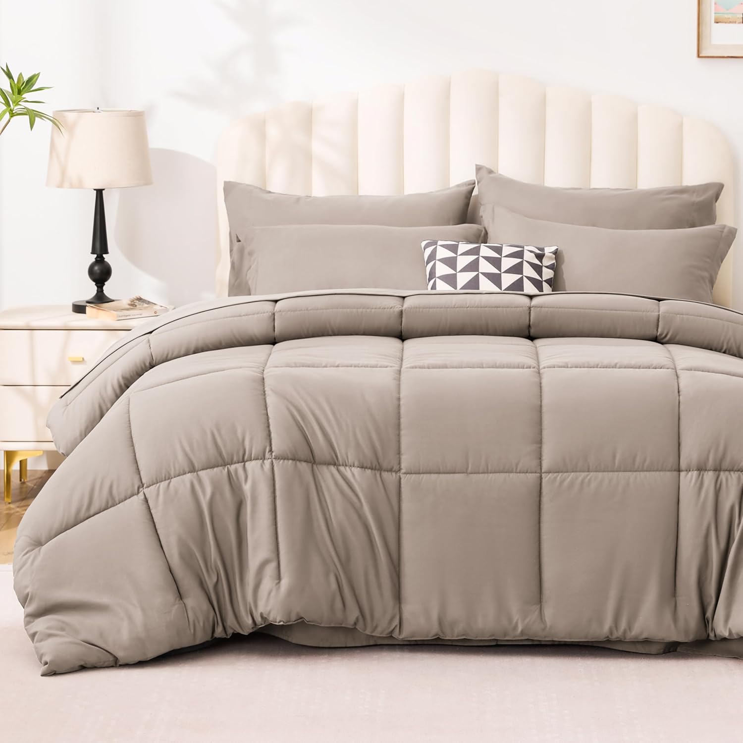 Love's cabin Queen Comforter Set Black, 7 Pieces Queen Bed in a Bag, All Season Bedding Sets with 1 Comforter, 1 Flat Sheet, 1 Fitted Sheet, 2 Pillowcase and 2 Pillow Sham - Image 24