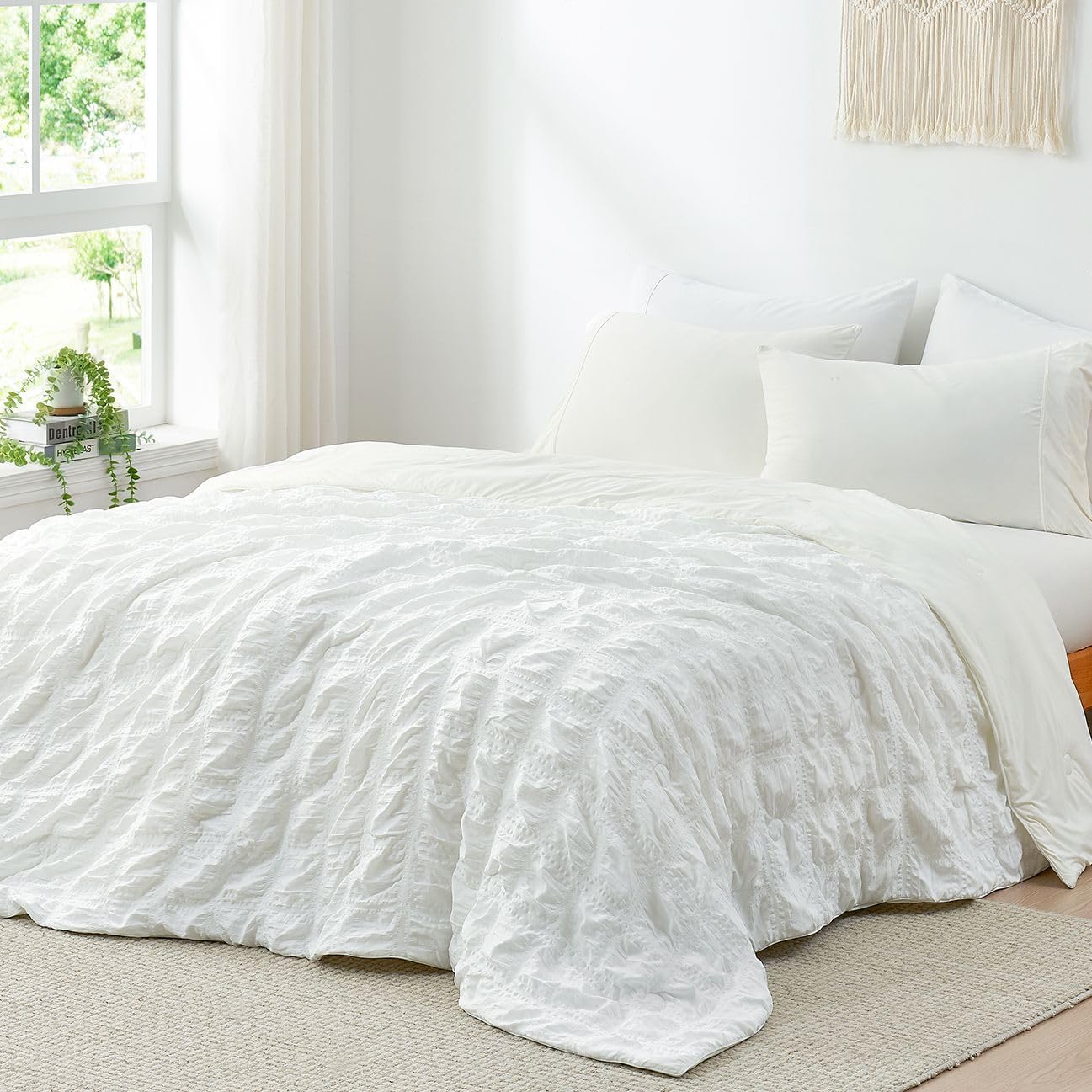 Cozy Bliss Cooling Comforter Queen Size Seersucker Plaid, Q-Max 0.4 Reversible Lightweight Cooling Blanket, Breathable Silk Smooth Summer Bedding Quilt for Hot Sleepers Night Sweats White