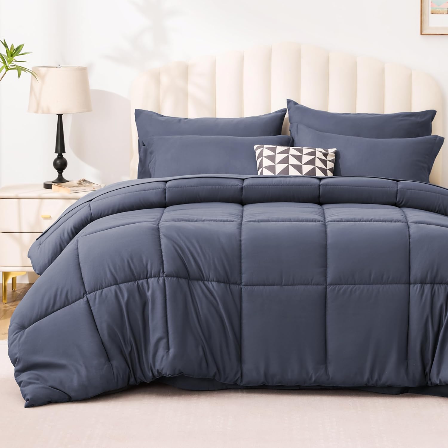 Love's cabin Queen Comforter Set Black, 7 Pieces Queen Bed in a Bag, All Season Bedding Sets with 1 Comforter, 1 Flat Sheet, 1 Fitted Sheet, 2 Pillowcase and 2 Pillow Sham - Image 20