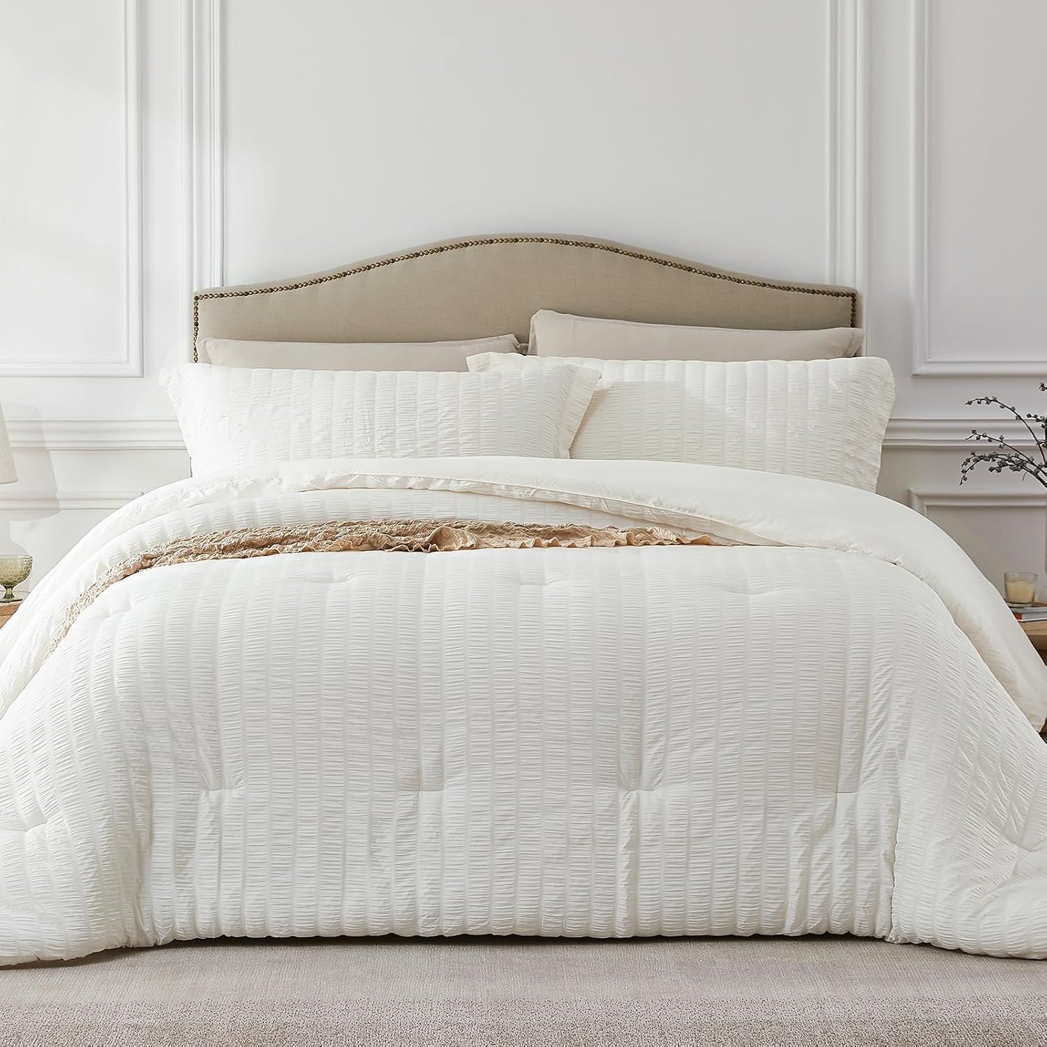 White Queen Comforter Set - 3 Pieces Seersucker Lightweight Bedding Comforter Sets (1 Soft Fluffy Comforter & 2 Pillowcases) - All Seasons Cozy Modern Bed Sets - Image 7