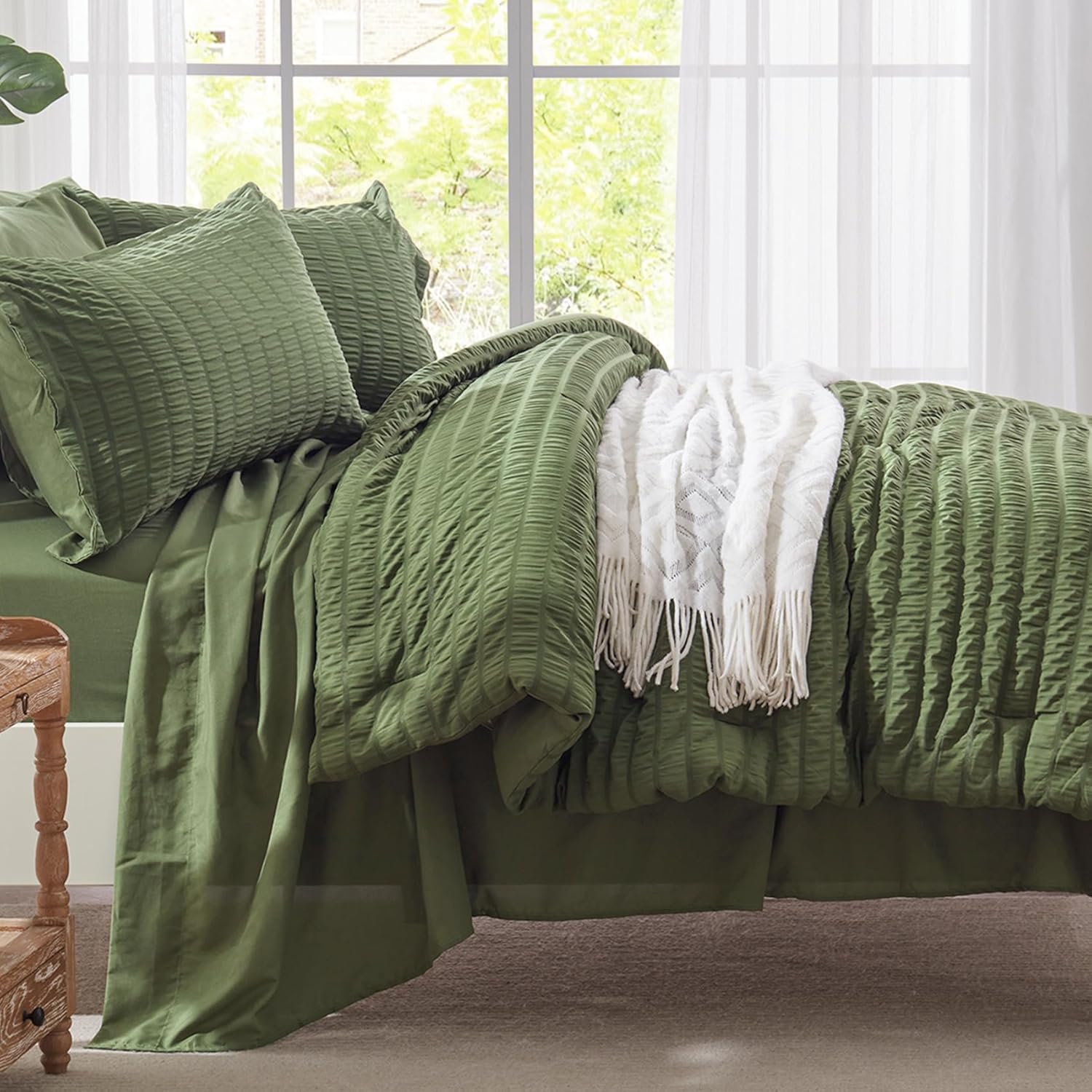 Zzlpp Queen Comforter Set 7 Pieces, Olive Green Seersucker Bed in a Bag with Comforter and Sheets, All Season Bedding Sets with 1 Comforter, 2 Pillow Shams, 2 Pillowcases, 1 Flat Sheet - Image 4