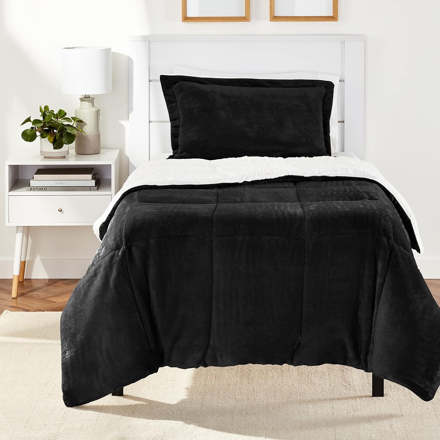 Amazon Basics 3 Piece Bedding Set, Micromink Sherpa, Ultra-Soft, Warm All Season Comforter, King, Charcoal, Solid - Image 6