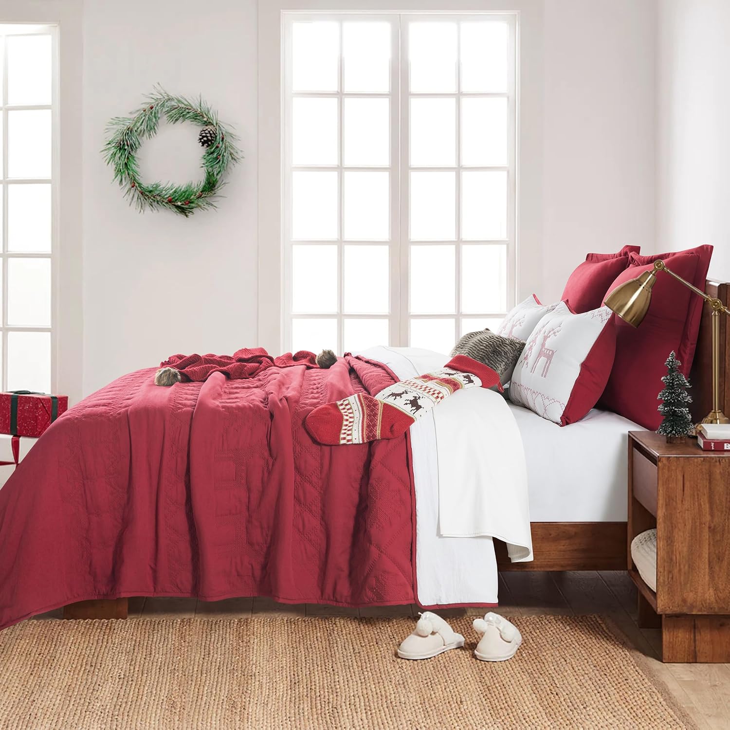 WDCOZY Red Christmas Oversized California King Size Quilt Bedding Sets with Pillow Shams, Cal King Soft Lightweight Bedspread Coverlet, 3 Pieces, 118x106 inches - Image 4