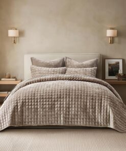RECYCO Luxury Velvet Quilt King Size Bedding Set, Ultra Soft Velvet Comforter Set, Lightweight Quilted Channel Box Stitch Oversized Bedspread Coverlet for All Season, with 2 Shams, Natural Tan