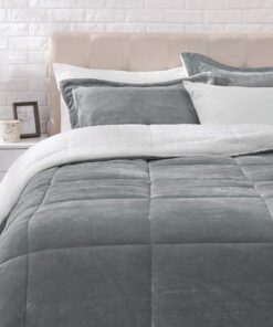 Amazon Basics 3 Piece Bedding Set, Micromink Sherpa, Ultra-Soft, Warm All Season Comforter, King, Charcoal, Solid