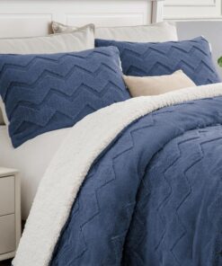BEDELITE Fluffy Queen Comforter Set - Super Soft Sherpa Navy Comforter for Queen Size Bed, Luxury Warm Bedding Set for Winter, Fuzzy Bed Set 3 Pieces (1 Comforter, 2 Pillowcases)
