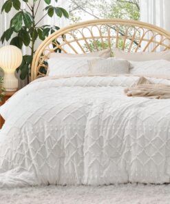 Bedsure Queen Comforter Set - White Comforter, Boho Tufted Shabby Chic Bedding Comforter Set for Kids, 3 Pieces Vintage Farmhouse Bed Set for All Seasons, Fluffy Soft Bedding Set with 2 Pillow Shams