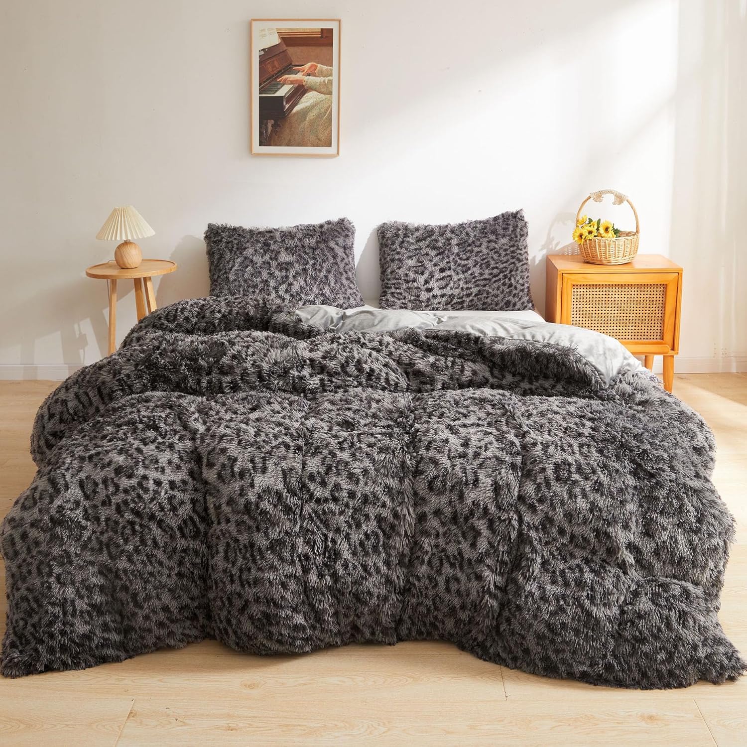 XeGe Cheetah Print Fluffy Faux Fur Duvet Cover Set, 3 Pieces Soft Plush Shaggy Fuzzy Bedding Set(1 Faux Fur Leopard Print Comforter Cover + 2 Furry Pillowcases), Zipper Closure(Queen, Brown) - Image 8