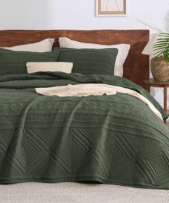 Bedsure Boho Quilt Queen Size - Lightweight Bedspread Queen Size with Geometric Stitched Pattern, Olive Green Farmhouse Soft Bedding Set Coverlet with 2 Pillow Shams for All Seasons, 90x96 inches