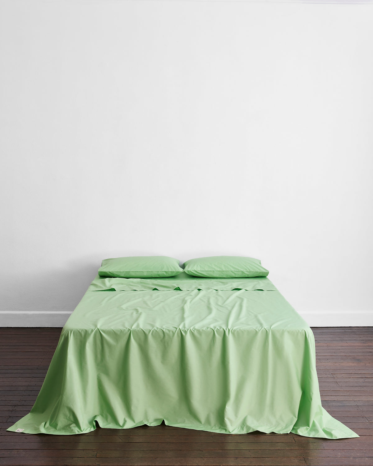 Moss. Apple & Crisp White Organic Cotton Percale Bedding Bundle - Image 5