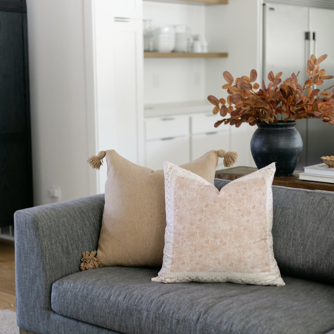 Ives - 18 | 22 - Image 6