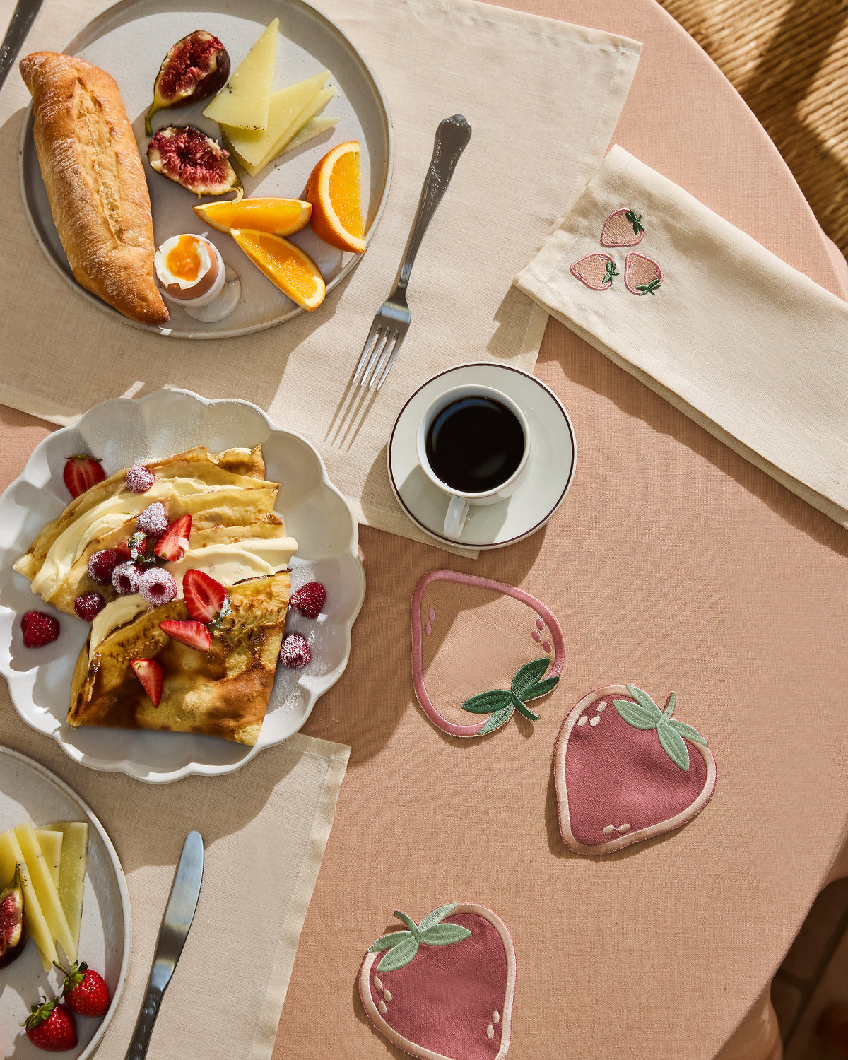 Les Fruits Fraise Napkins (Set of Four)
