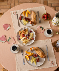 Les Fruits Fraise Table Bundle