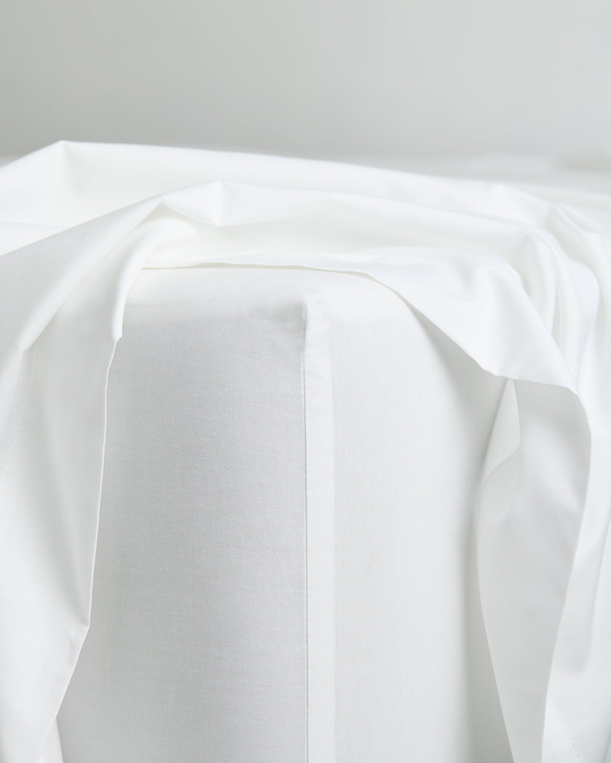 Vanilla. Crisp White & Berry Organic Cotton Percale Bedding Bundle - Image 4