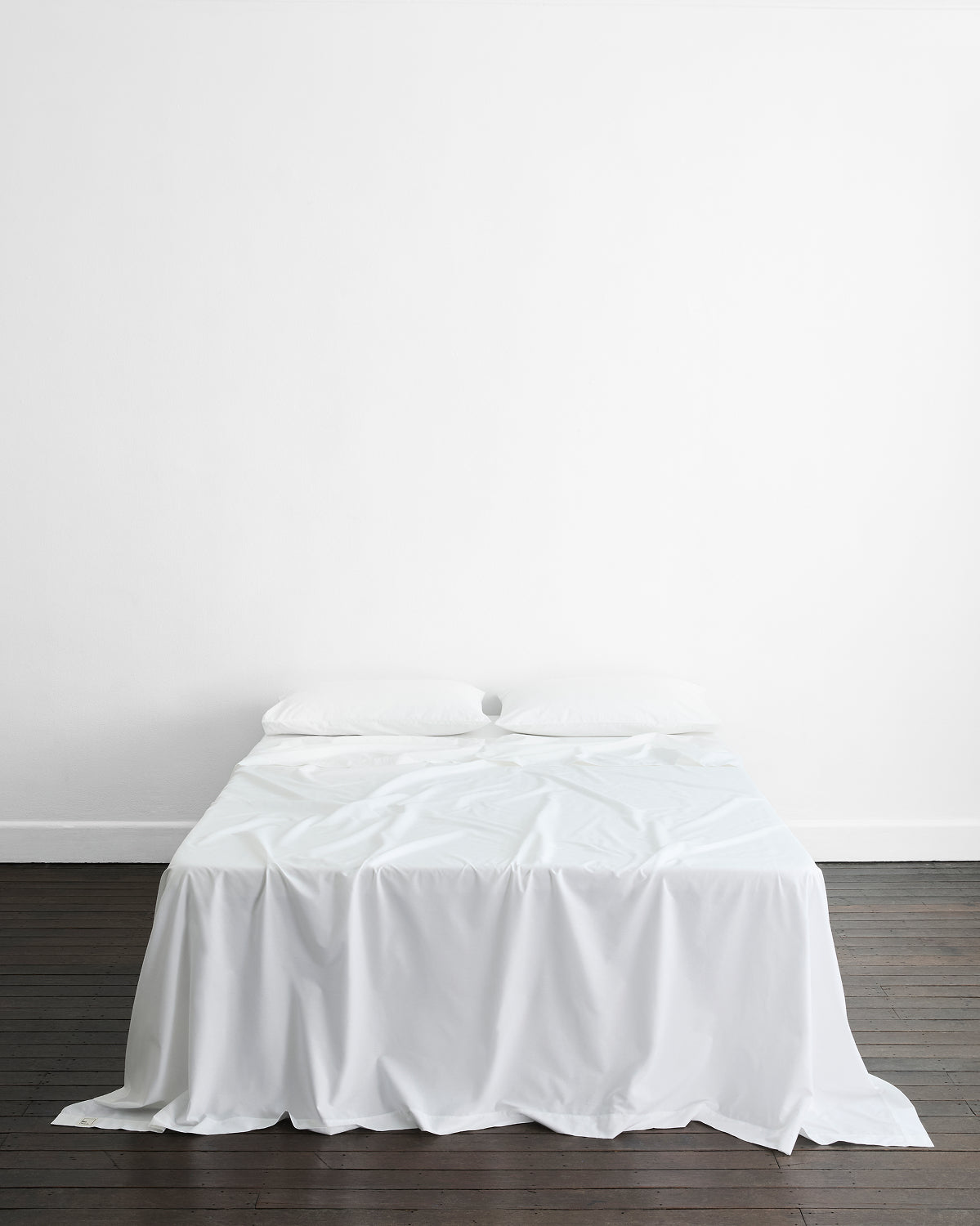 Vanilla. Crisp White & Berry Organic Cotton Percale Bedding Bundle - Image 5