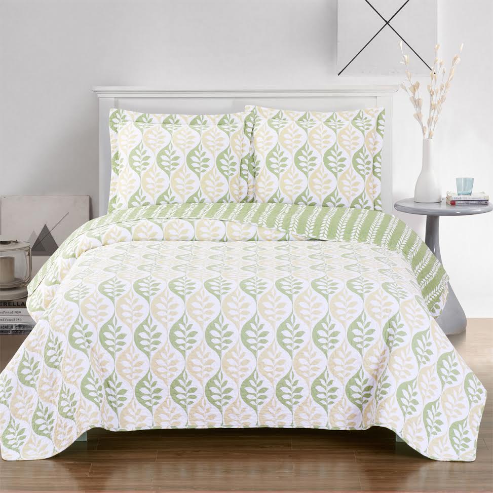 Gia floral Quilted Coverlet Oversized in Queen. Or King Size