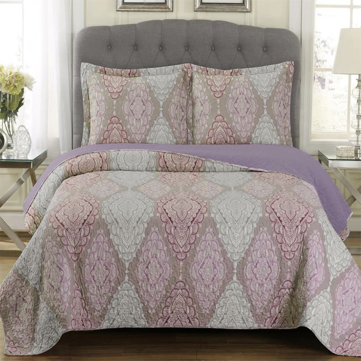 Jewel Patchwork Print Oversized Reversible Quilt Set in Full/Queen. King/CalKing