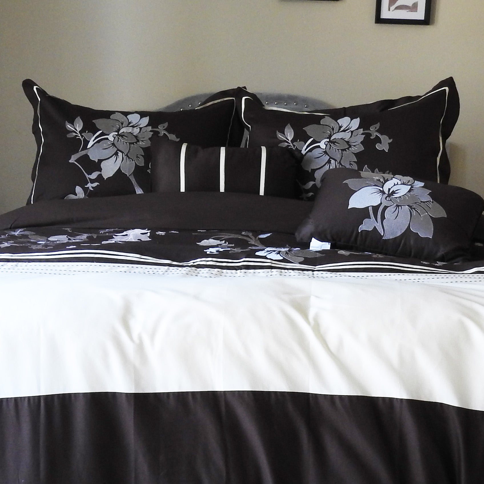 Chocolate Duvet Cover Set 5 Piece Myra. Full/Queen - Image 3
