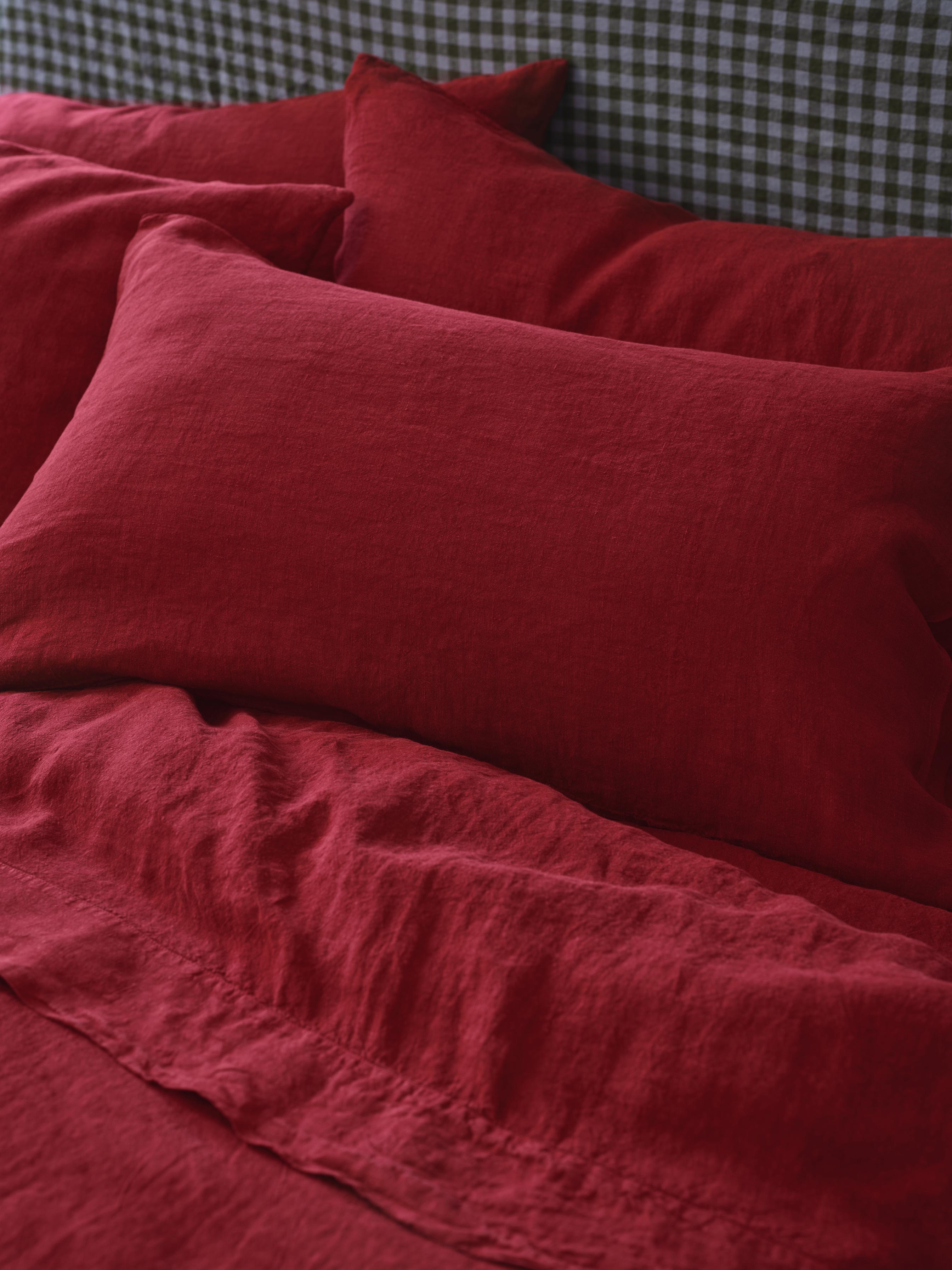 Rhubarb Linen Blend Pillowcase (Pair)