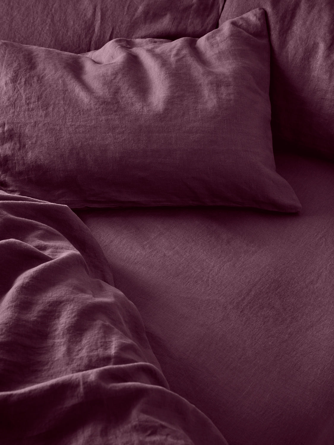 Berry Linen Blend Fitted Sheet