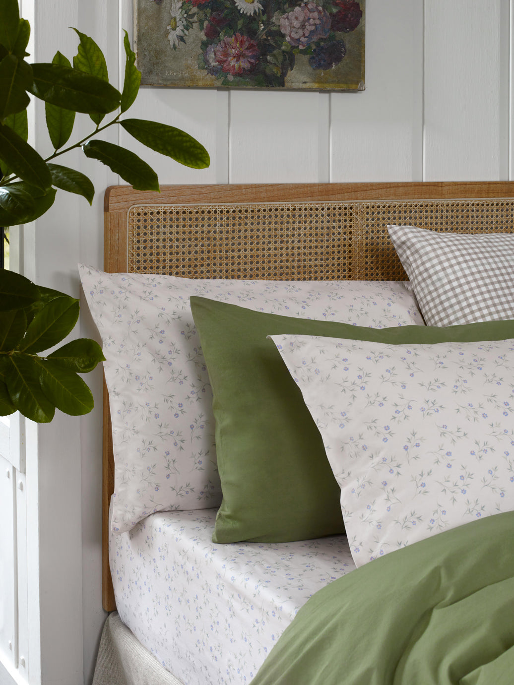 Spring Sprig Cotton Pillowcases (Pair)