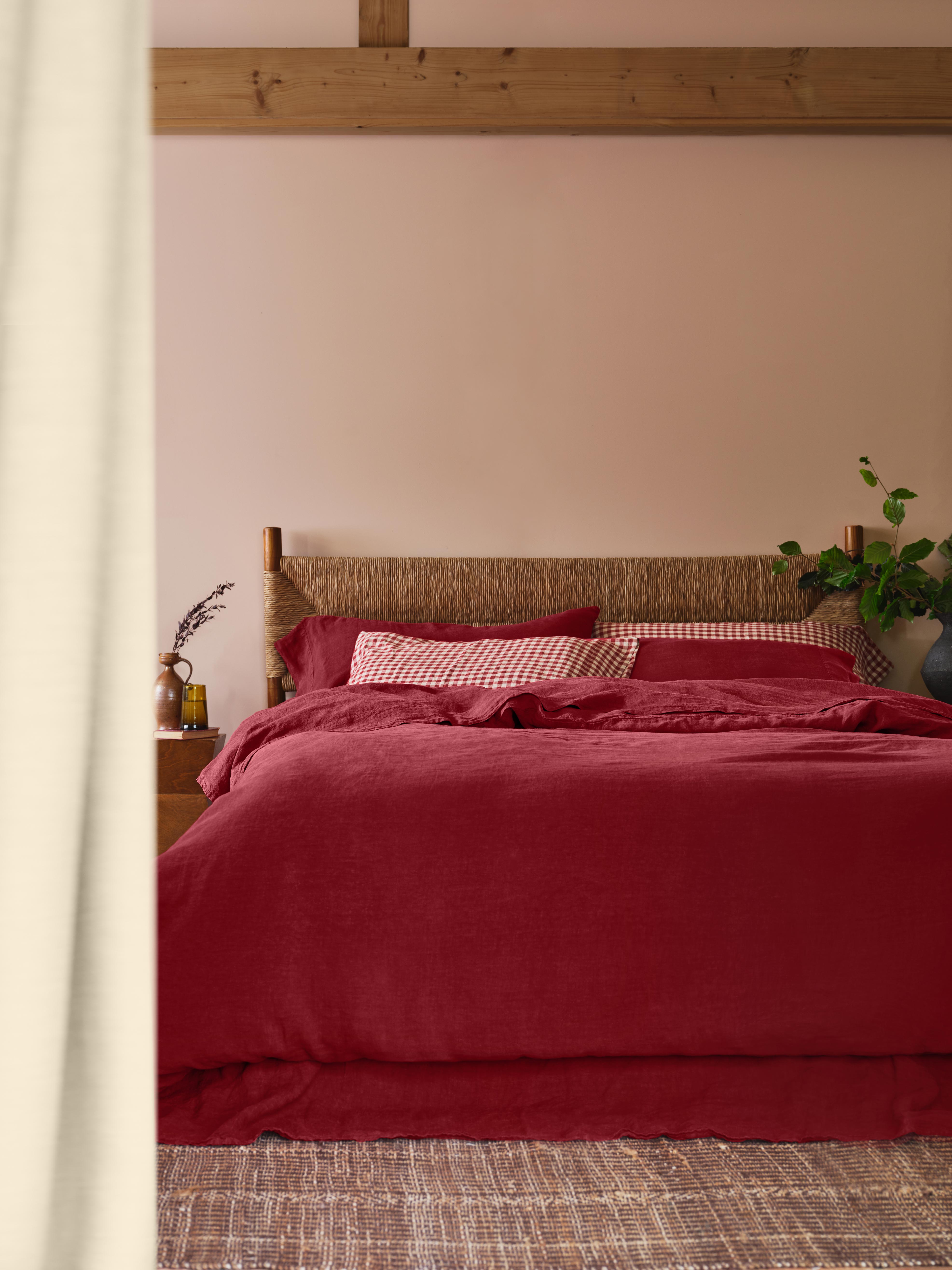 Rhubarb Linen Blend Duvet Cover - Image 2
