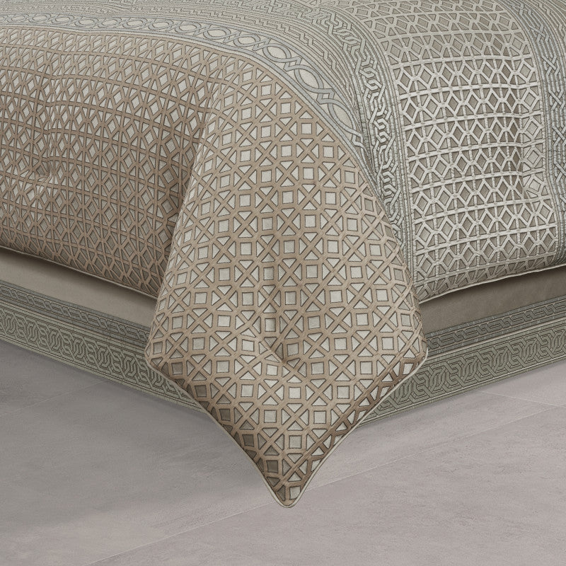 Alaro Comforter Set - Image 3