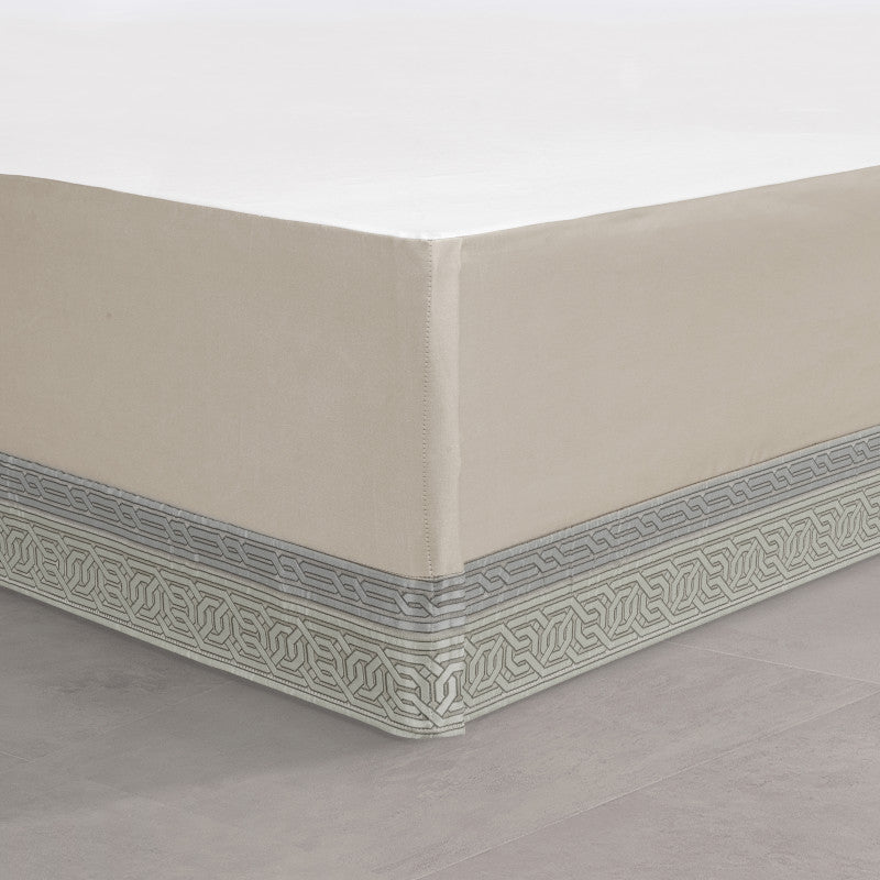 Alaro Comforter Set - Image 4