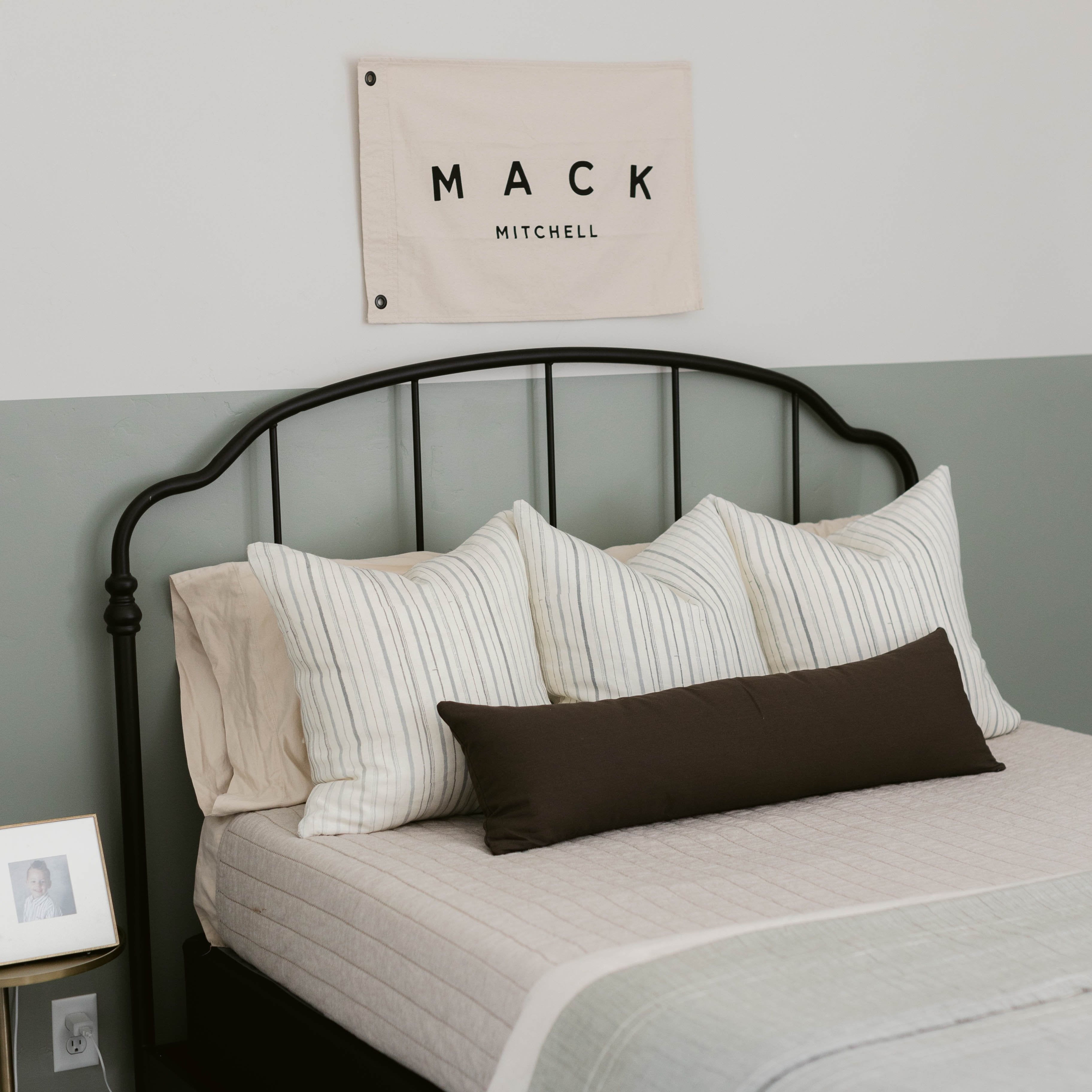 Mack in Linen - 18 | 22 - Image 7