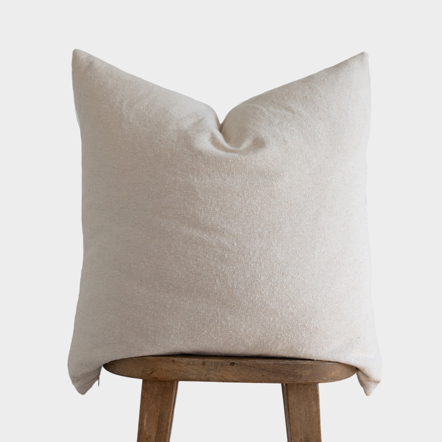 Boucle in Off White - 18 | 20 | 22 | 26 - Image 5