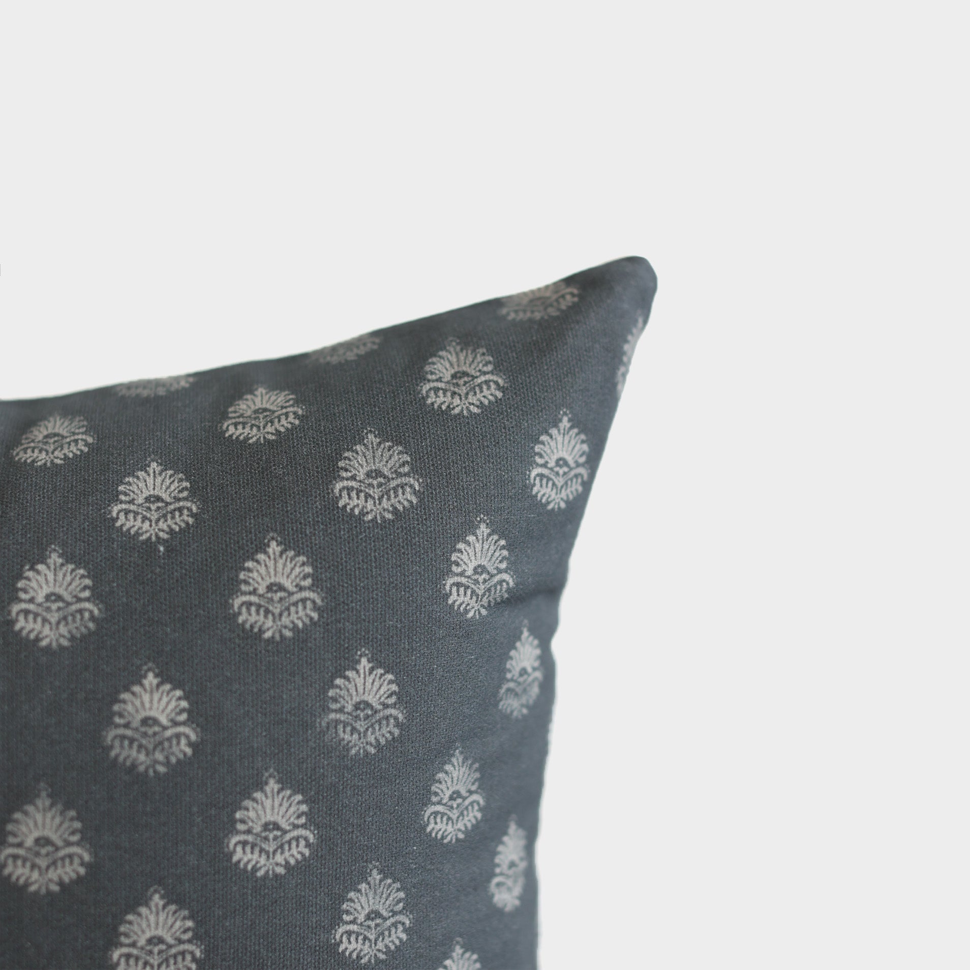 Clay Vintage in Blue - 18 | 22 | 24 - Image 3