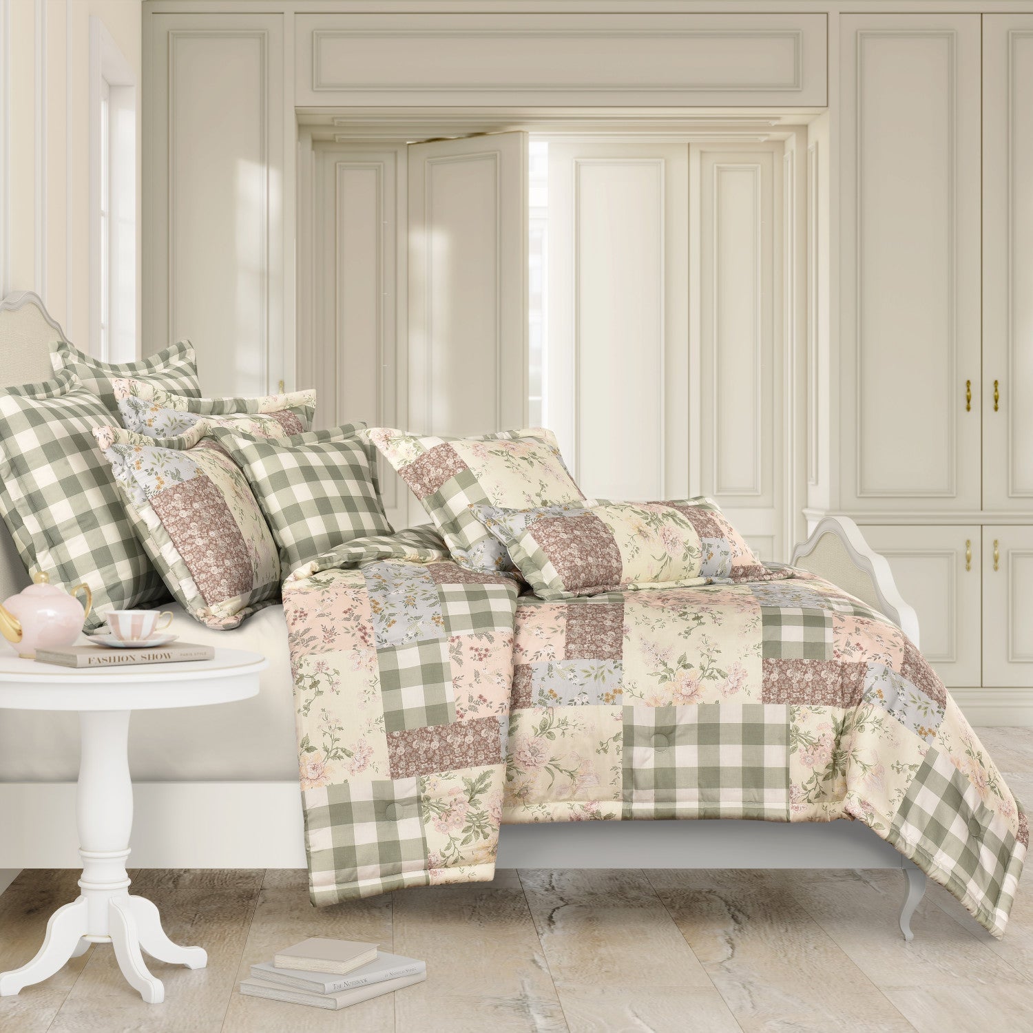 Eloise Comforter Set