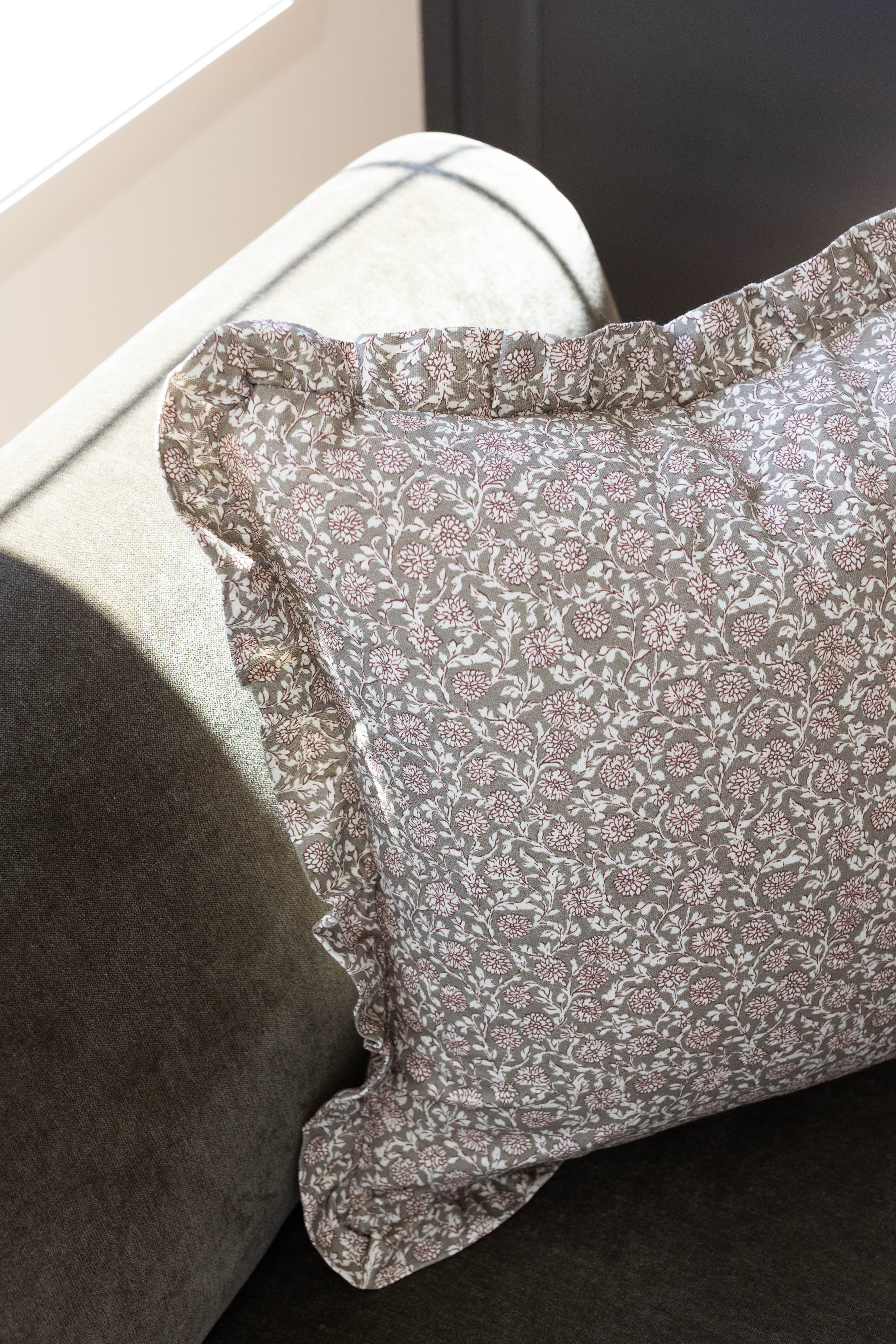 Elsie Ruffle - 18 | 22 - Image 7