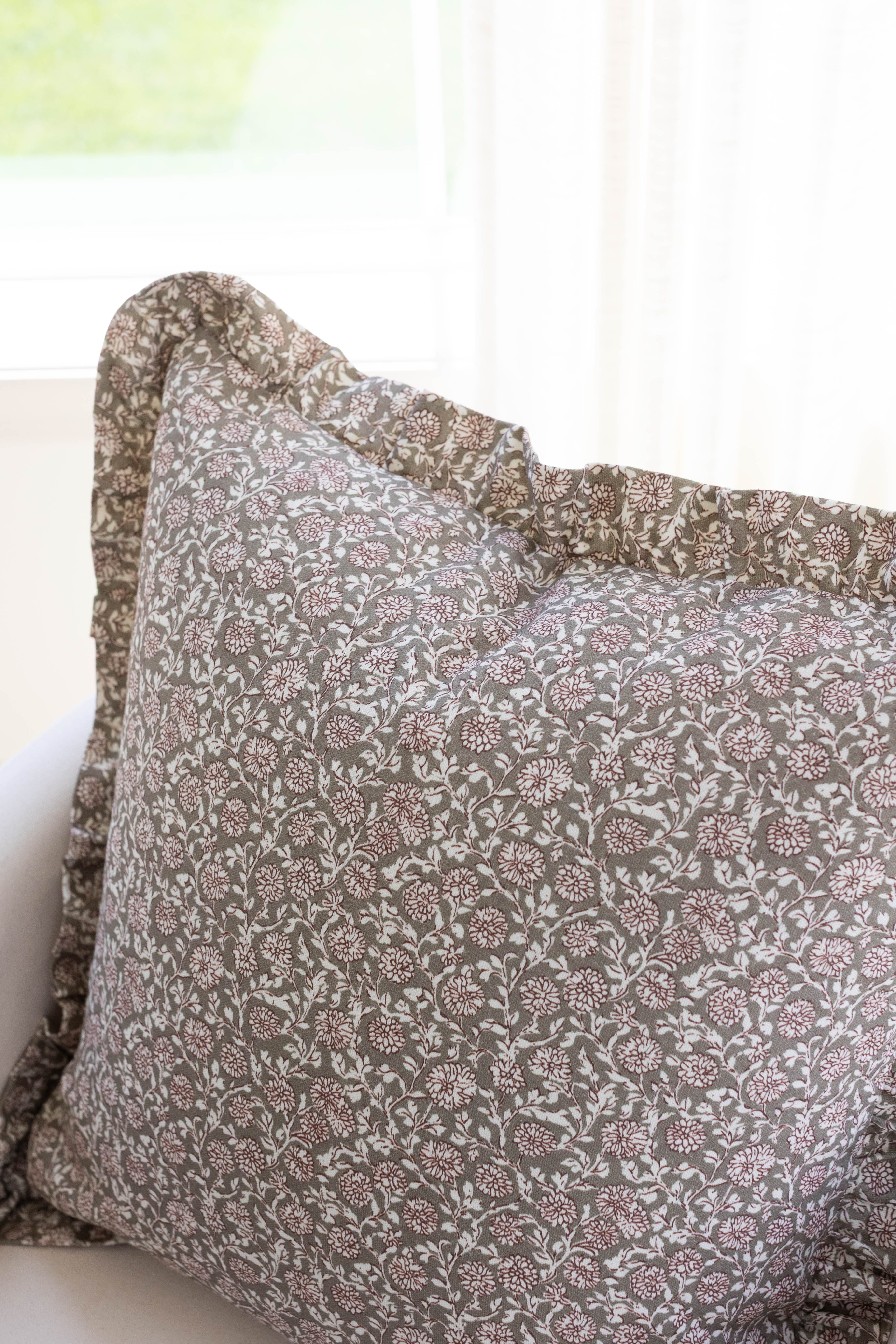 Elsie Ruffle - 18 | 22 - Image 6