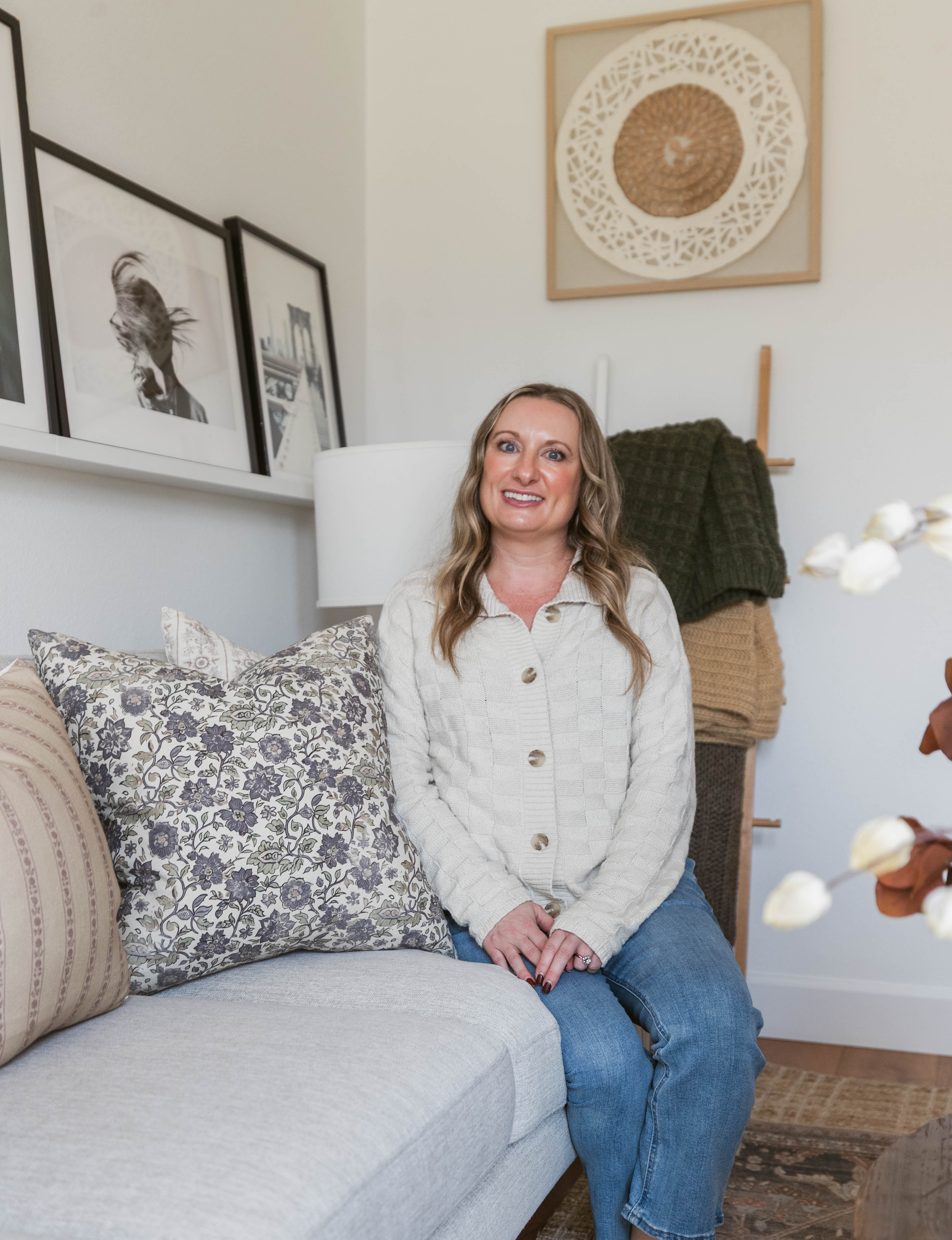 Hattie - 18 | 22 - Image 9