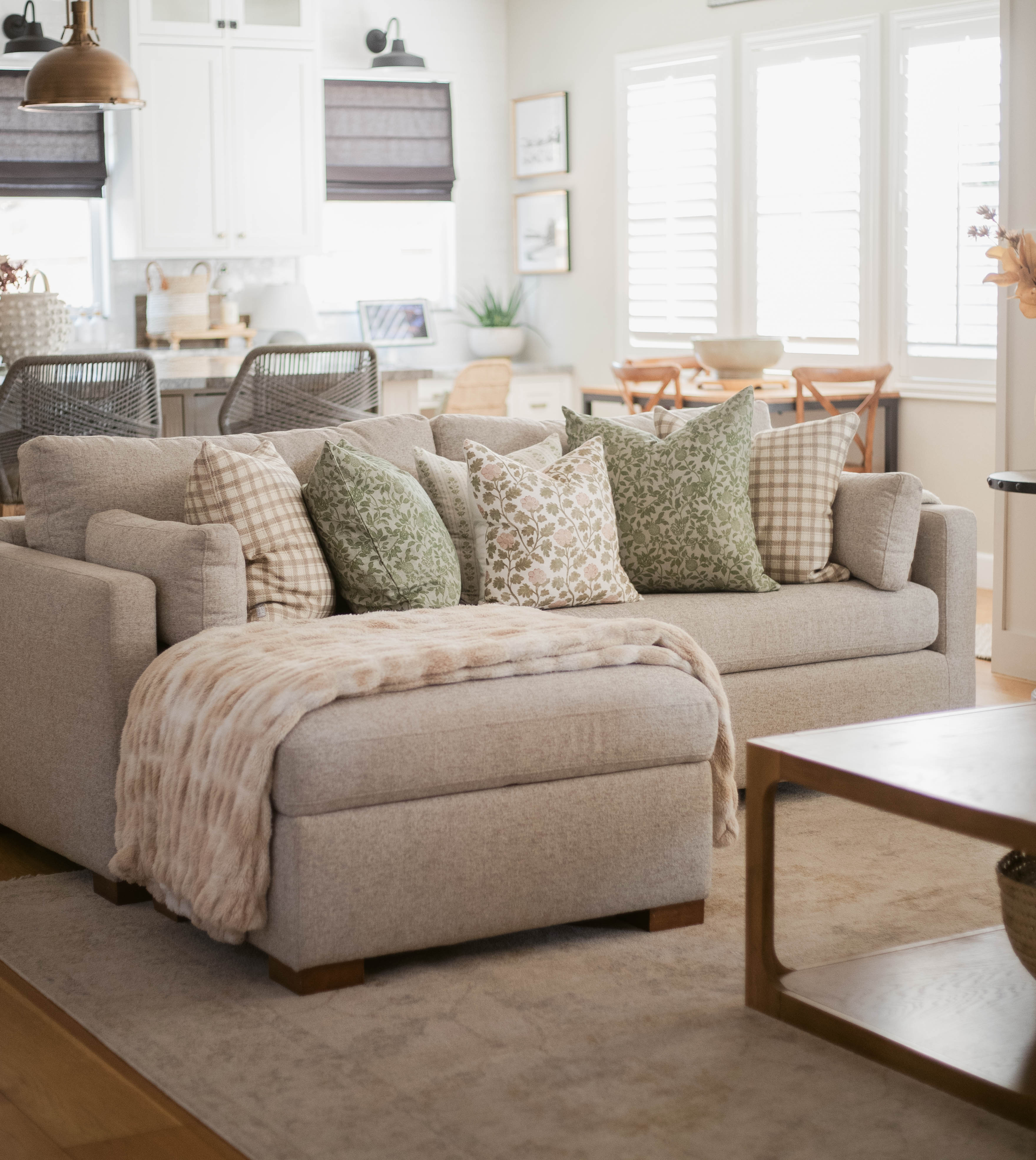 Ivy - 18 | 22 - Image 4