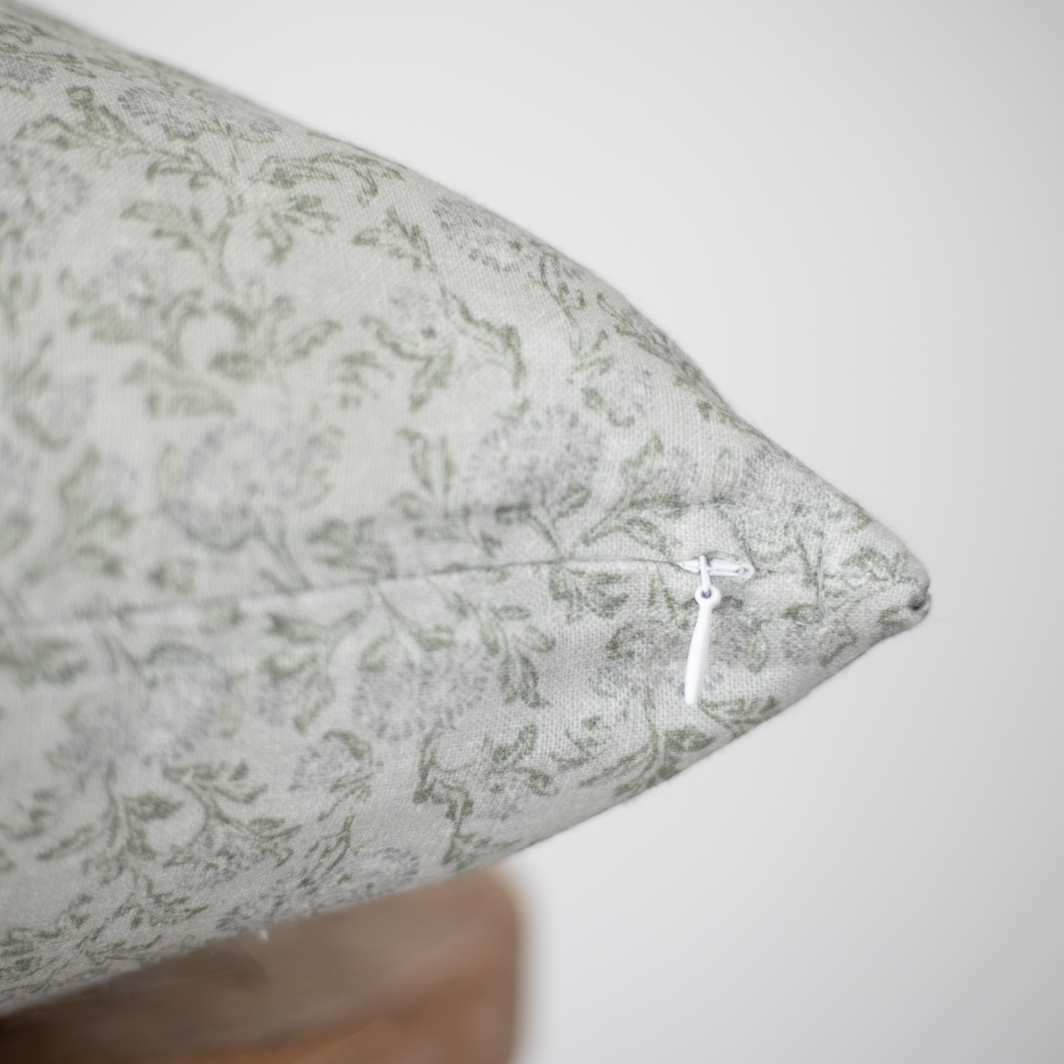 Leighton in Linen - 18 | 22 | 26 - Image 7