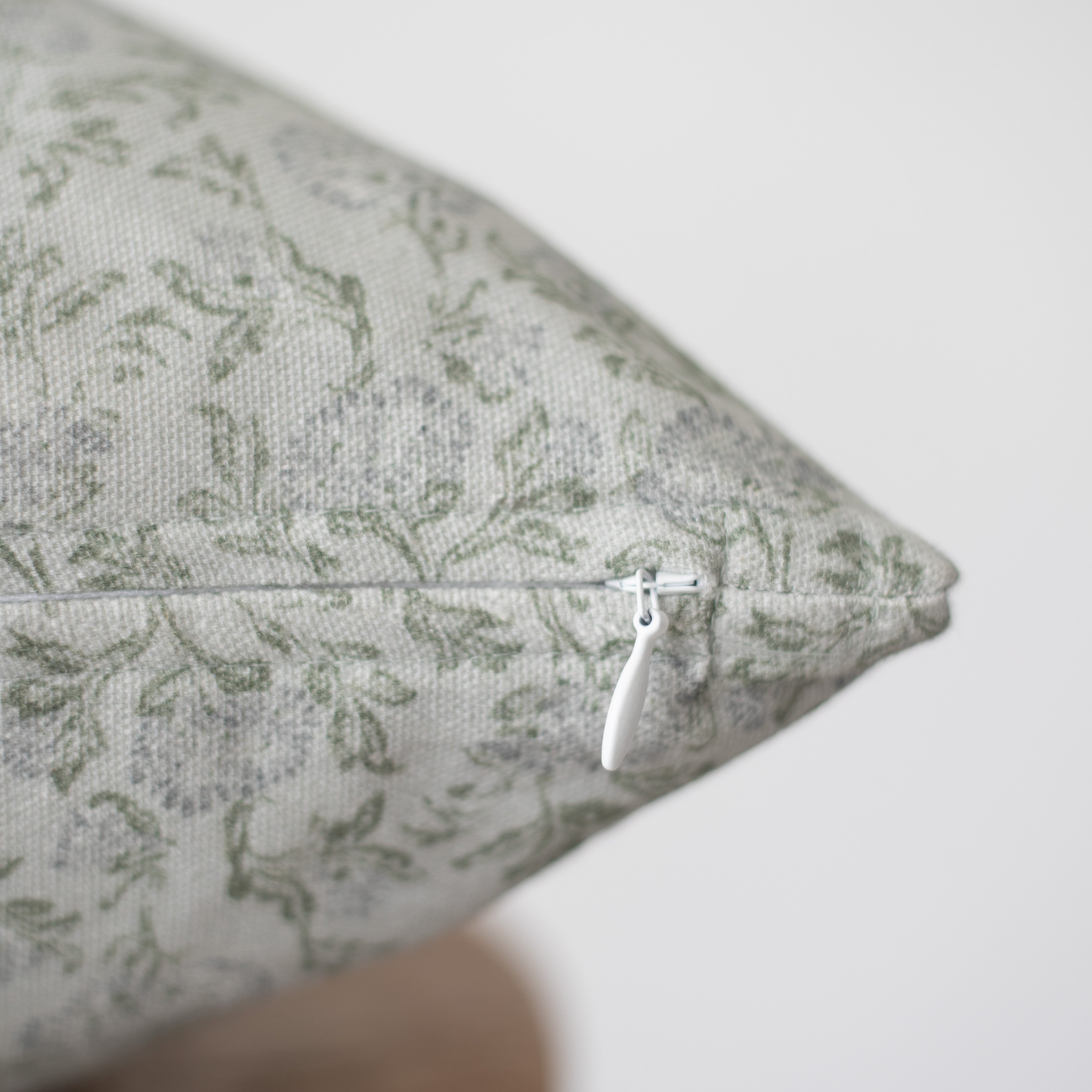 Leighton in Linen - 18 | 22 | 26 - Image 8