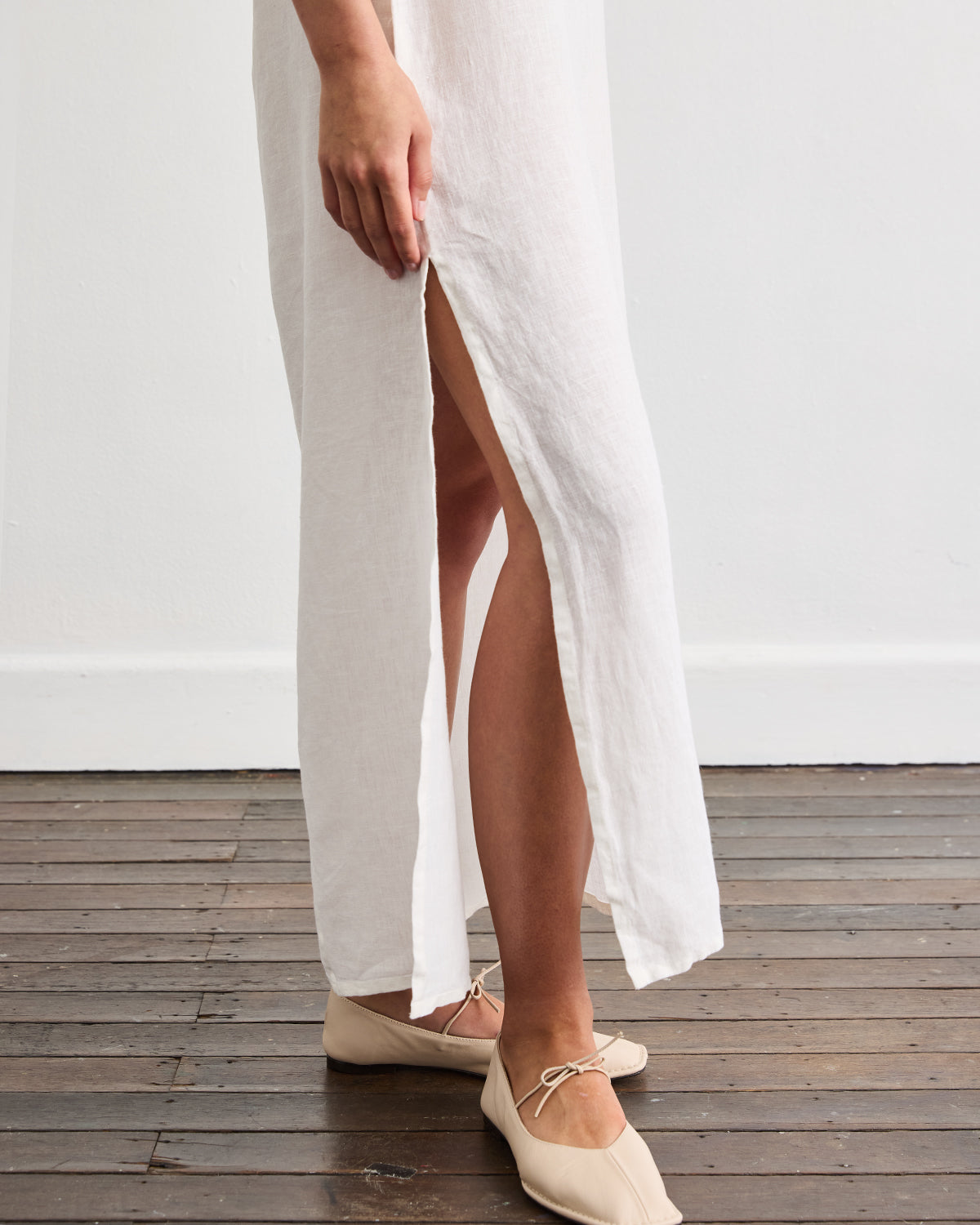 Boulevard Linen Maxi Dress in White - Image 5