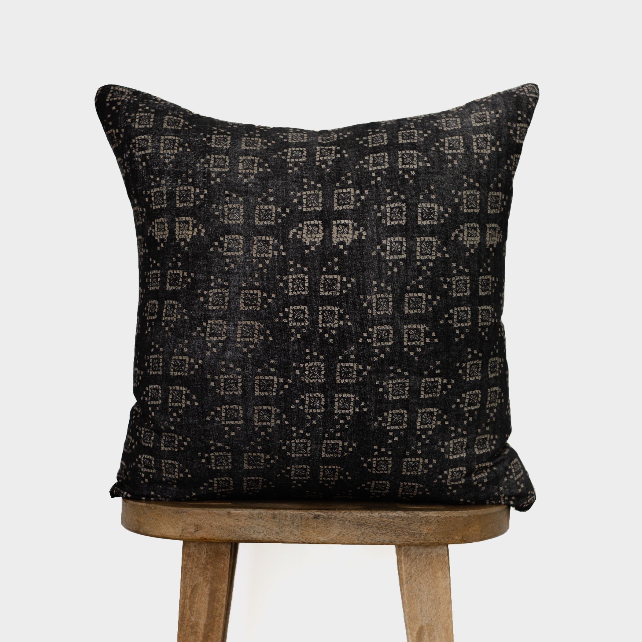 Black Mosaic 18 | 22