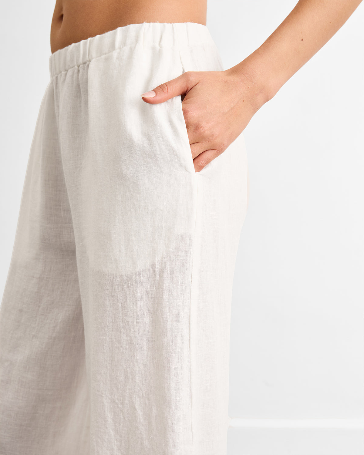 Piazza Linen Pants in White - Image 4