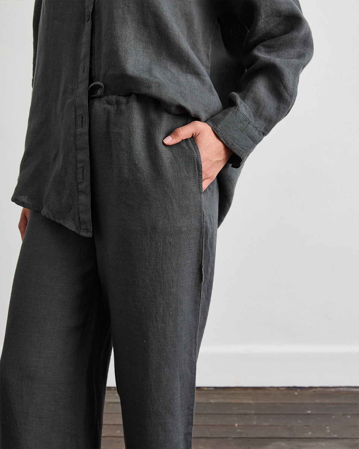 Lounge Linen Pants in Charcoal - Image 5