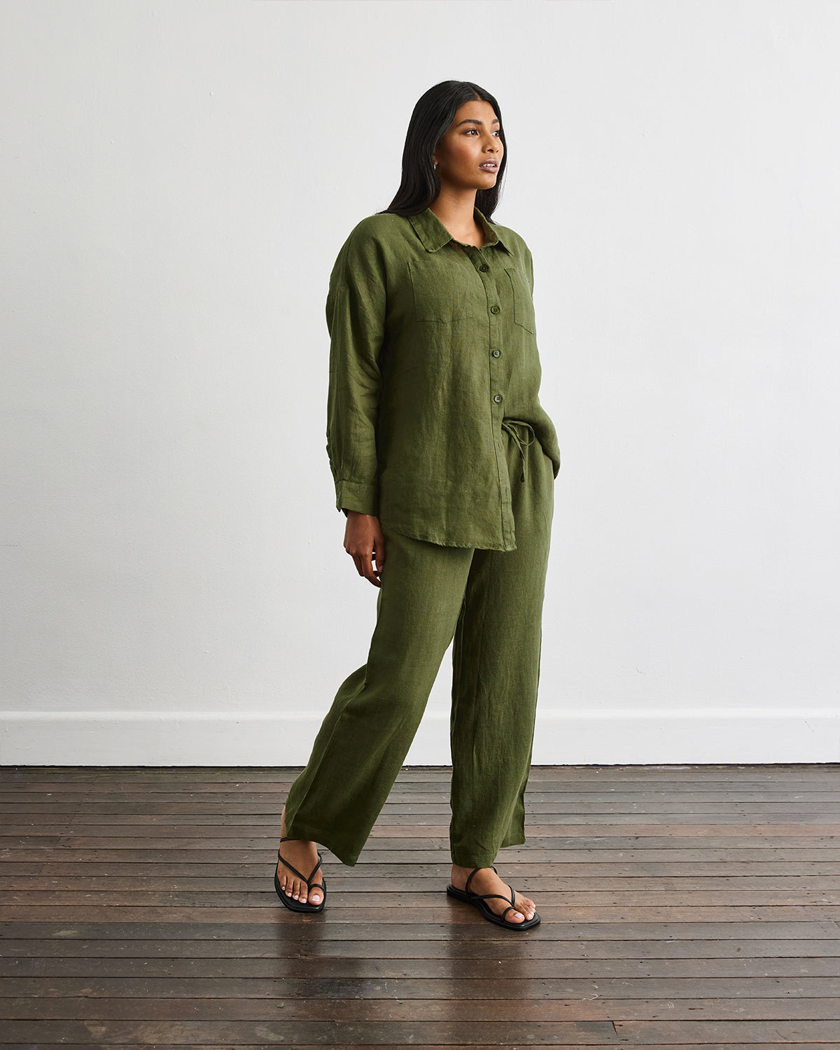 Lounge Linen Pants in Olive - Image 2