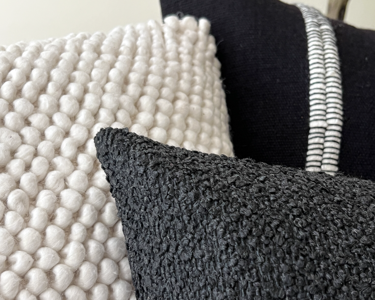 Roatan. Black and Ivory - Image 5