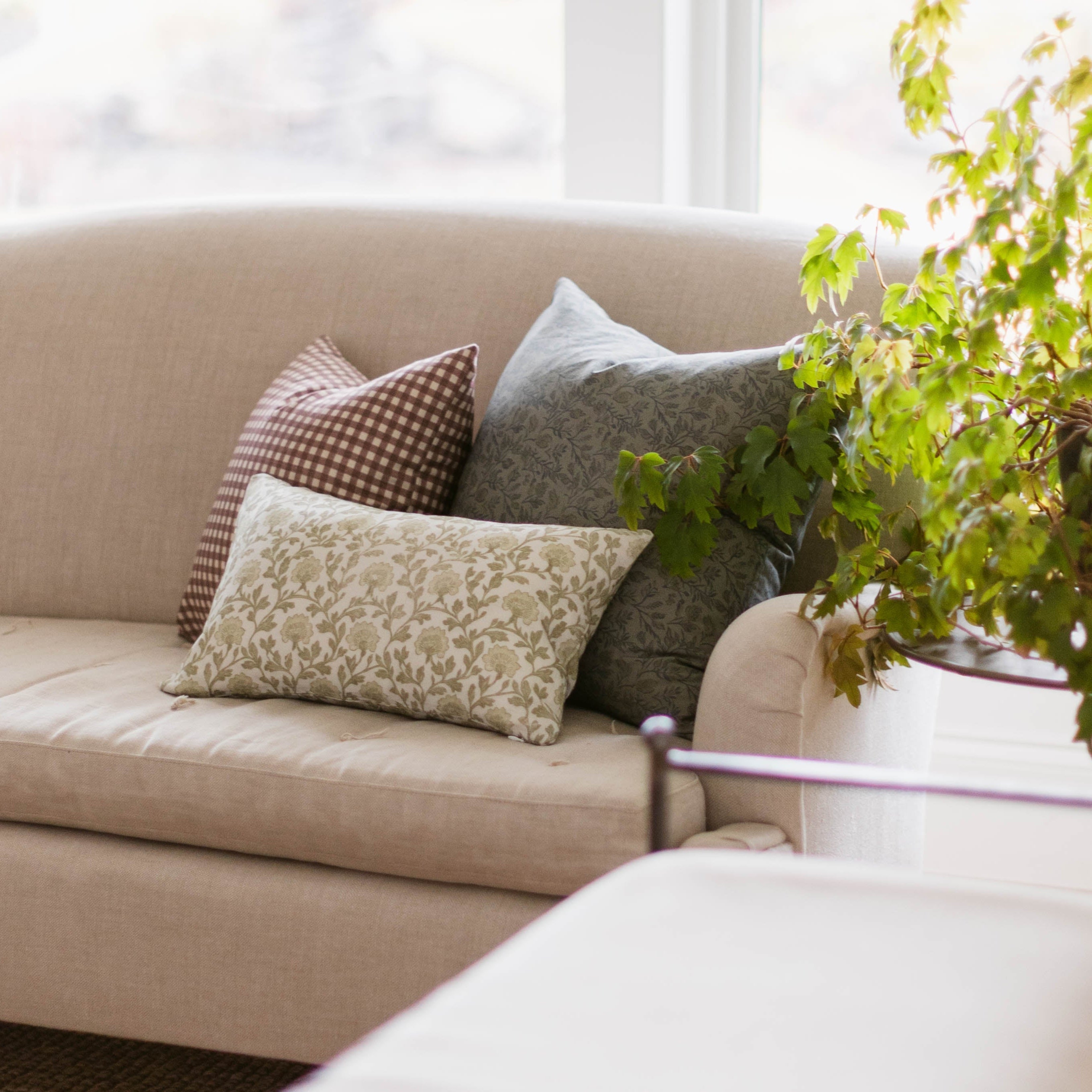 Clem in Linen - 12x20 - Image 2